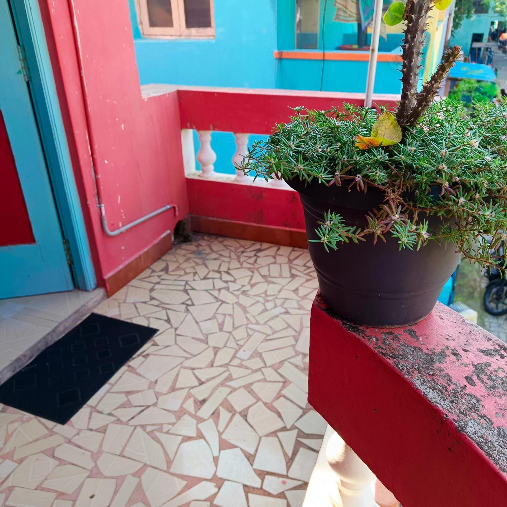 Blue Waves Homestay Pondicherry Luaran gambar